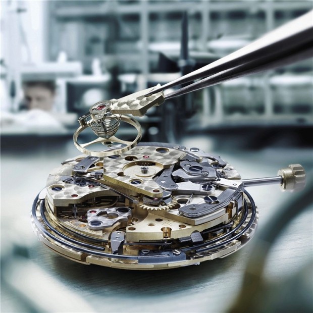 格拉苏蒂手表维修（格拉苏蒂表盘刮花）