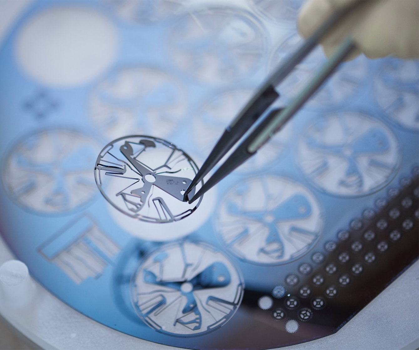 格拉苏蒂手表维修服务点（格拉苏蒂更换表冠垫圈）