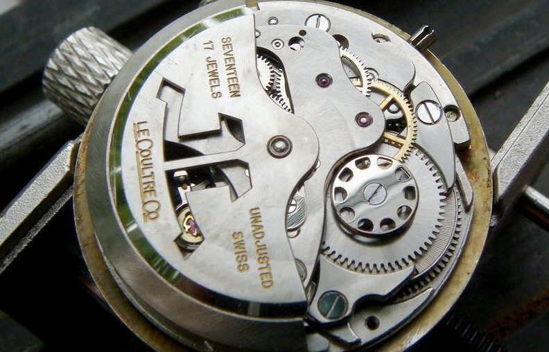 格拉苏蒂手表维修点售后服务中心（格拉苏蒂更换表盘）