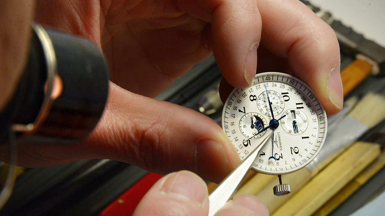 格拉苏蒂手表售后服务电话（格拉苏蒂出现走时误差）